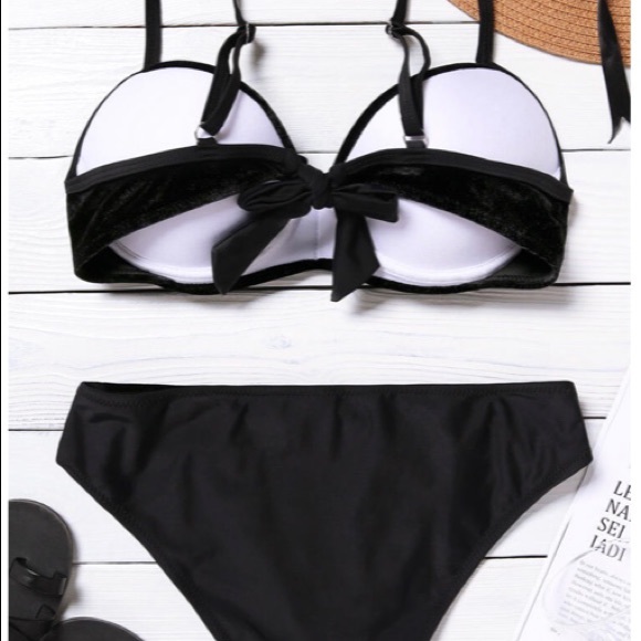 Two piece black velvet bikini set, Size M - Picture 9 of 10
